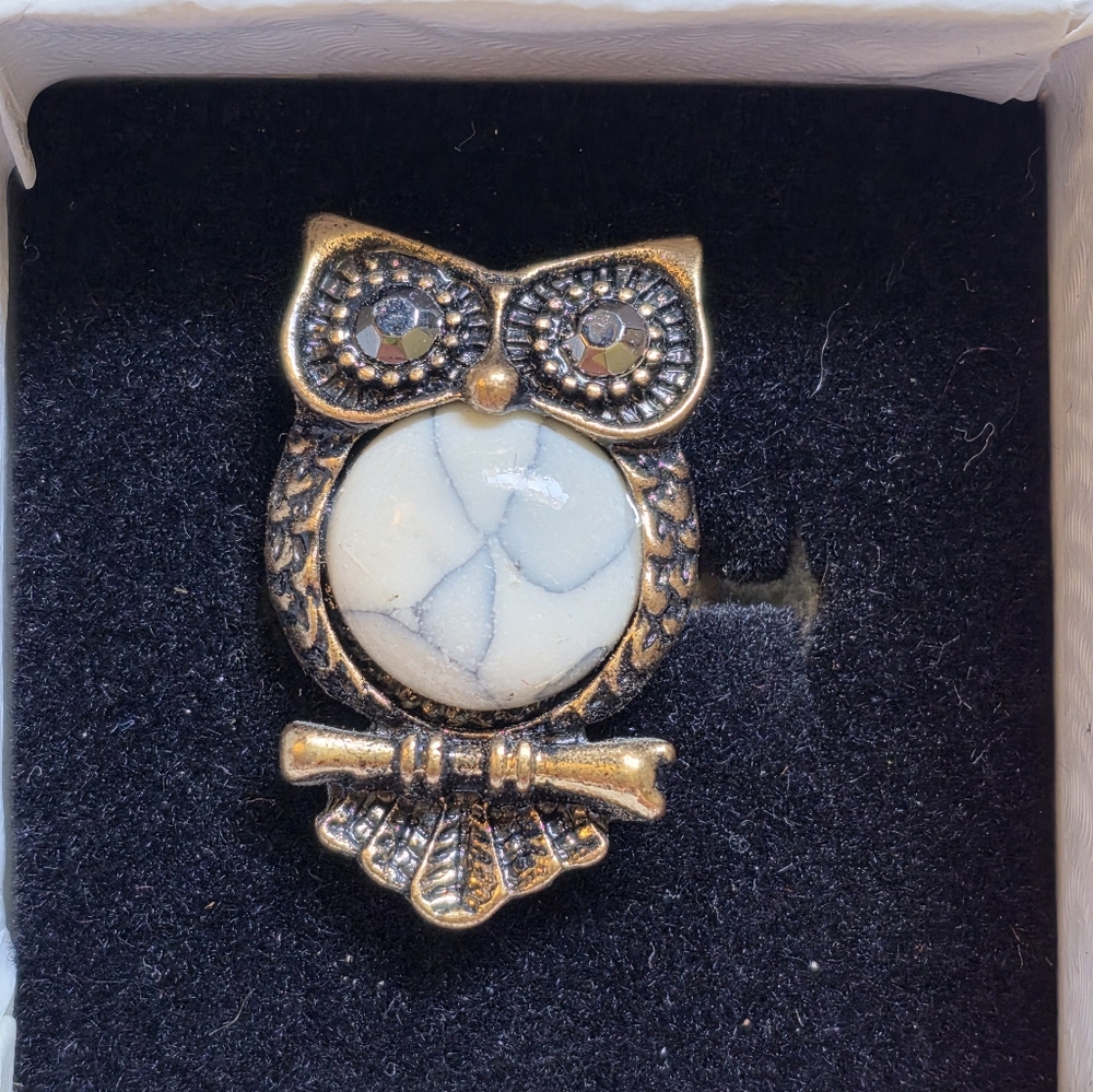 5 Gold Fun Costume Rings - Picture 2 of 14